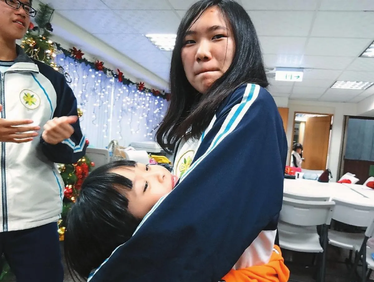 認養小學生 竹東高中分享愛