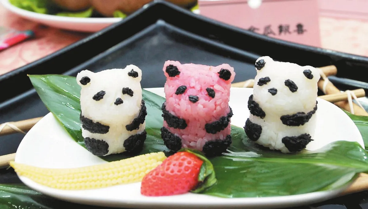 搭圓仔熱台大推貓熊創意年菜