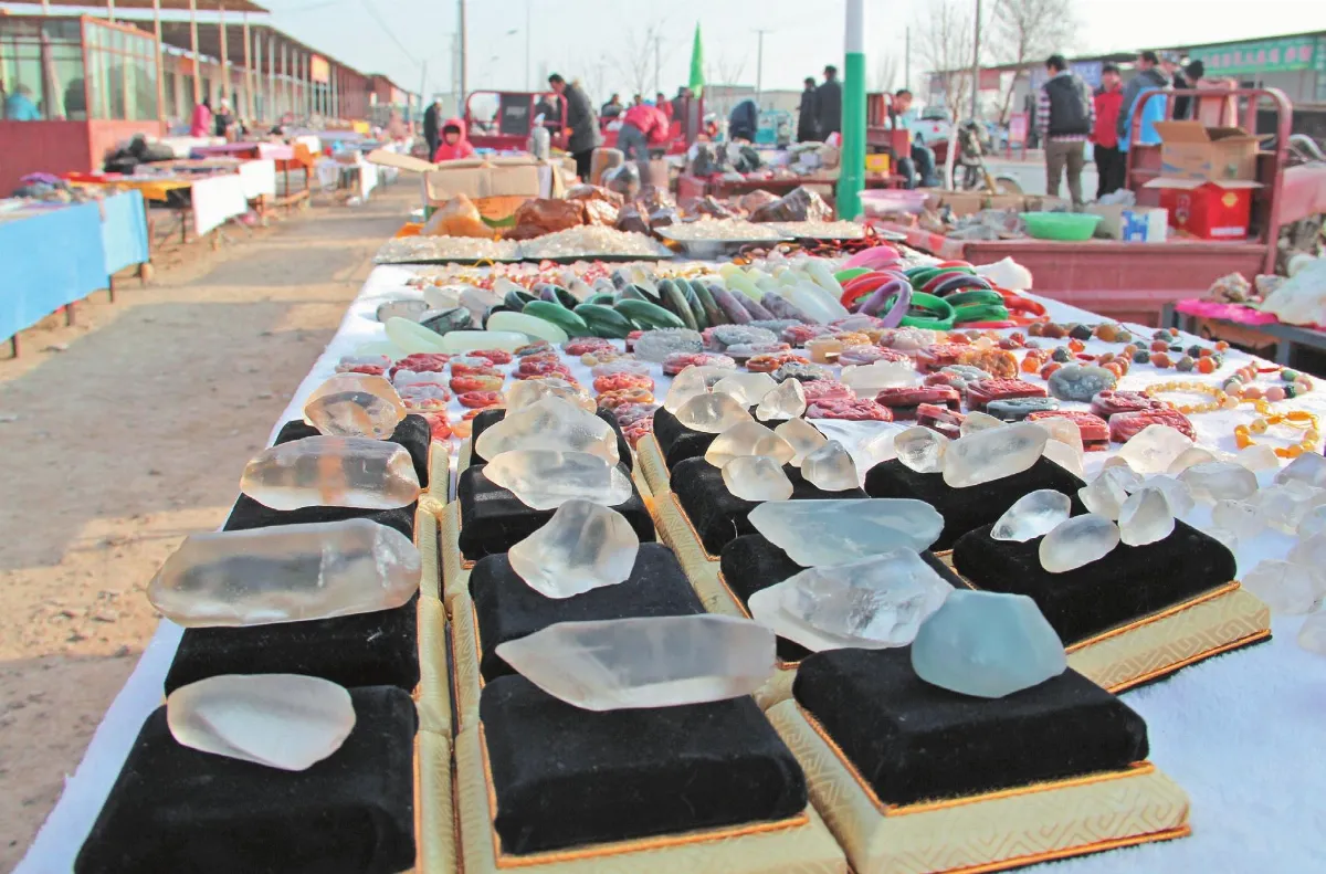 得天獨厚 老天爺賞飯吃 新疆賣奇石能致富