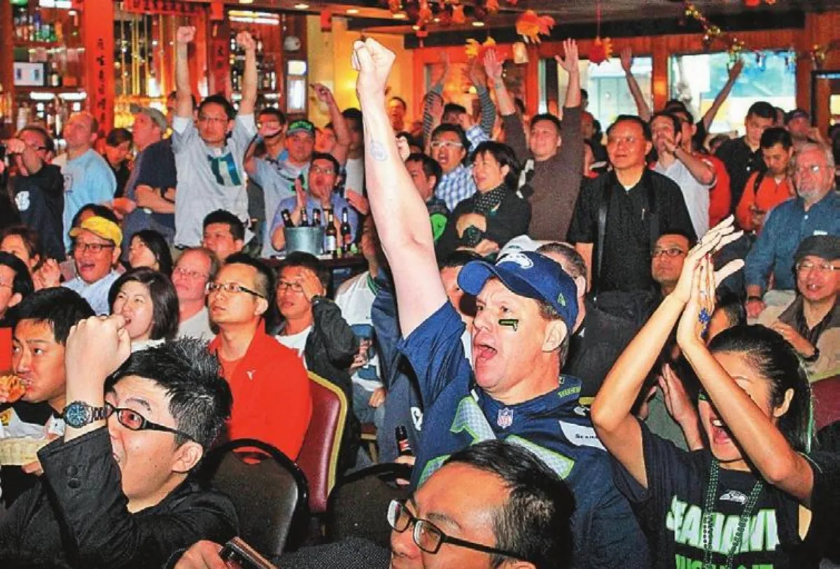 超級大賽海鷹狠啄野馬攫金杯