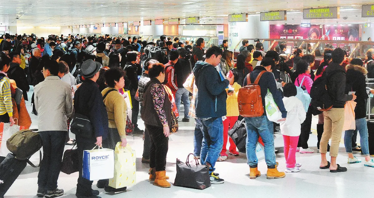 趕銷假上班機場塞塞塞