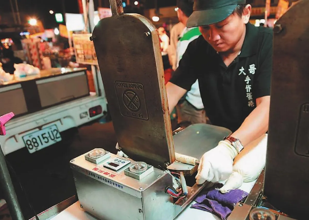 轉念佛法感化大哥擺攤賣手作蛋捲