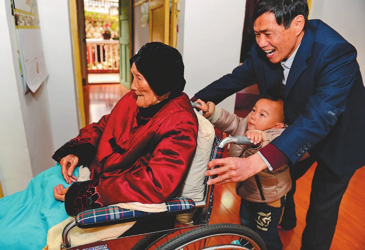孝子盡心106歲嬤樂呵呵