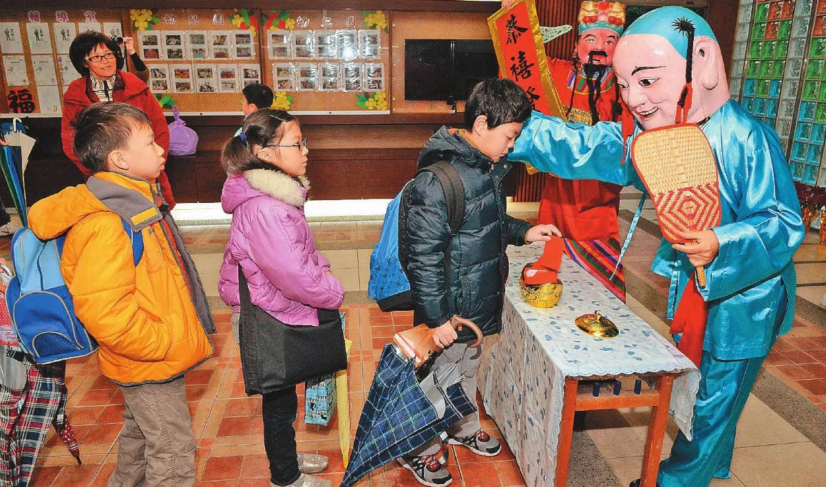 開學趣！萬芳騎馬舞、景美師長跳加官