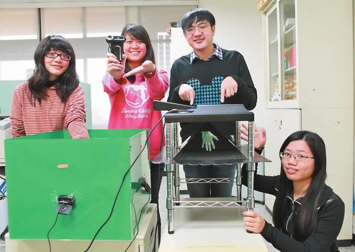 高雄大學資工生研發 平價影像系統裸視看3D