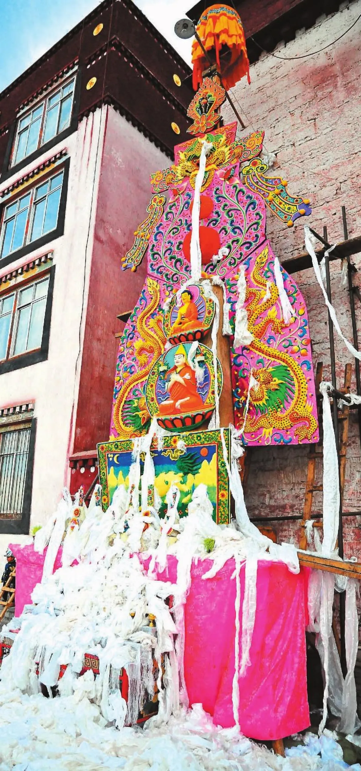 酥油花佛像 強巴林寺一絕