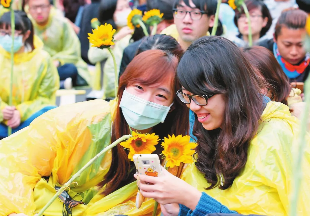 理性靜坐抗議師生：心情很革命