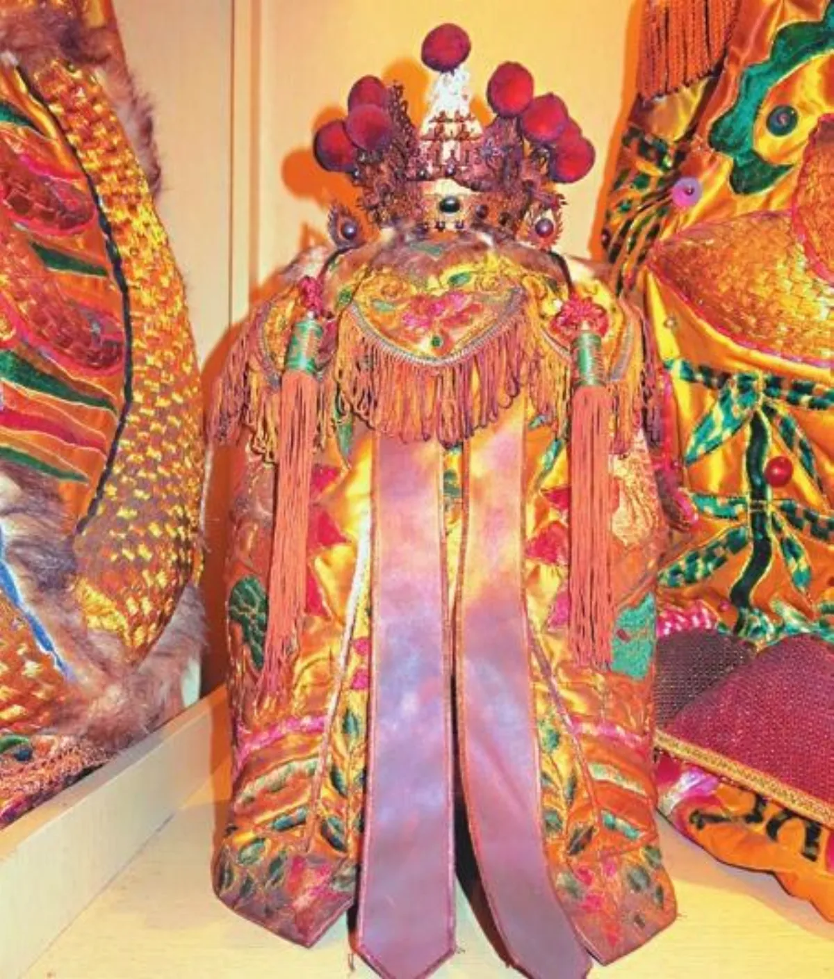 5百件神明衣 土城震安宮展出