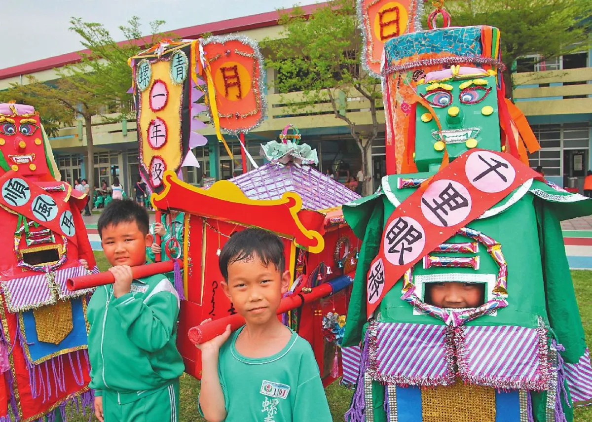 螺青國小校慶 製鑾轎瘋媽祖