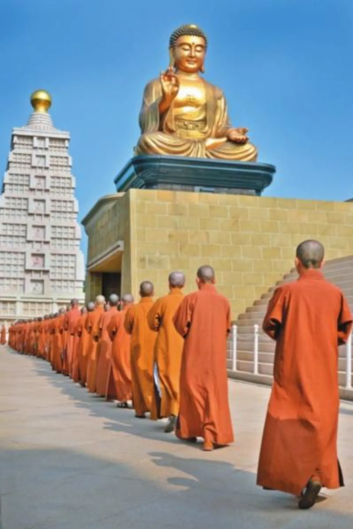 繞四聖塔修持 憶念我是佛