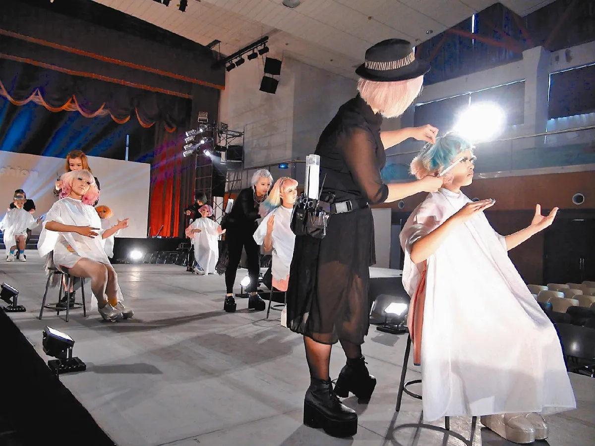 弘光畢展 變髮走秀