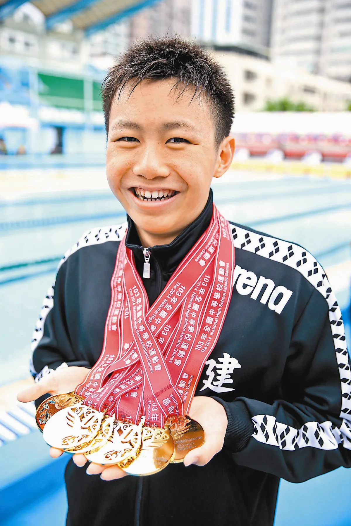 全中運 她：兼顧學業 他：6金滿手