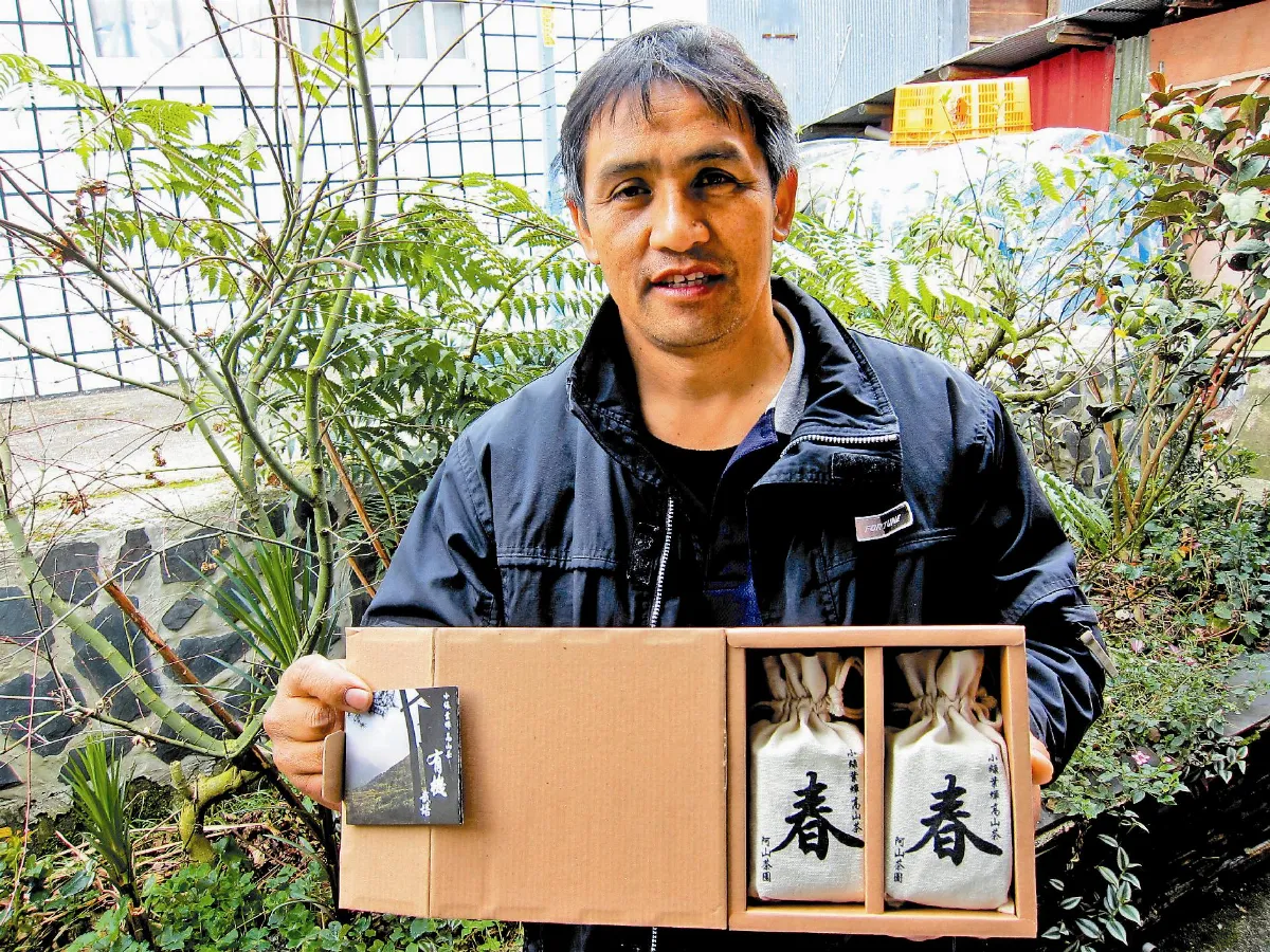 中盤苦茶農  架網路自銷