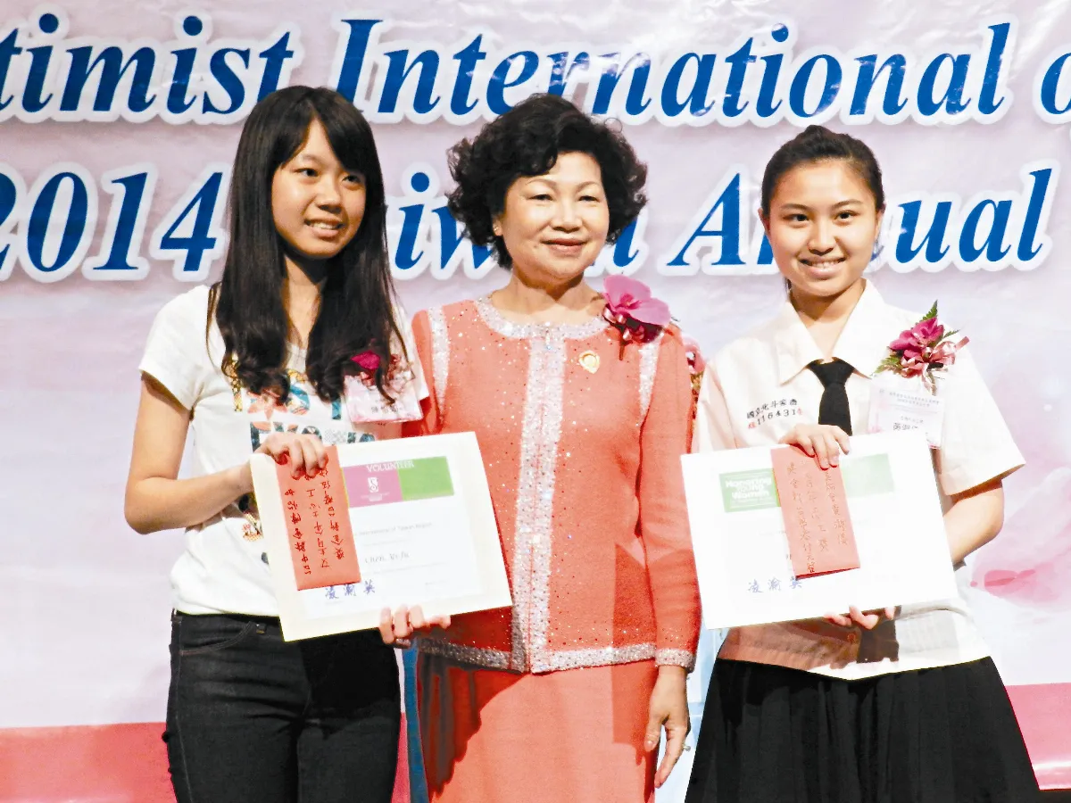 課輔義工陳怡如 充實生活 每周教育品格