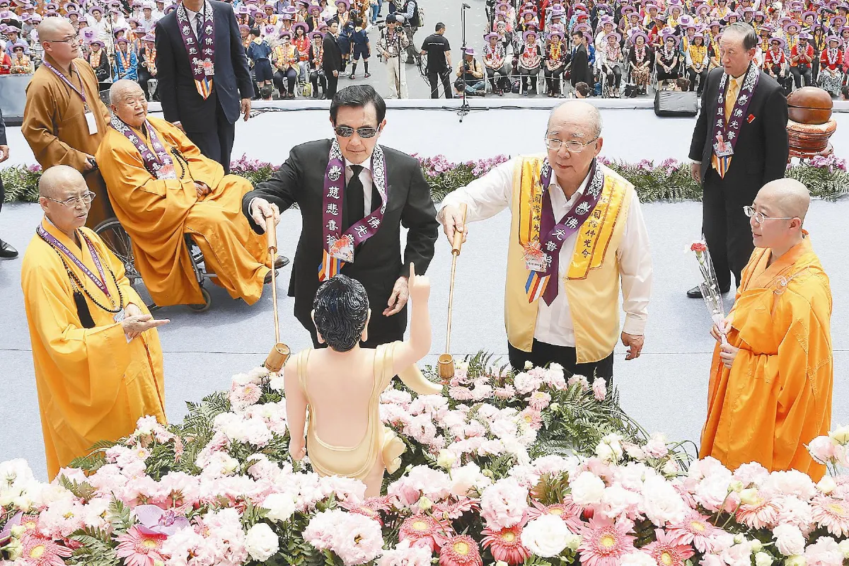 吳伯雄、朱立倫、劉長樂 報佛慈母德