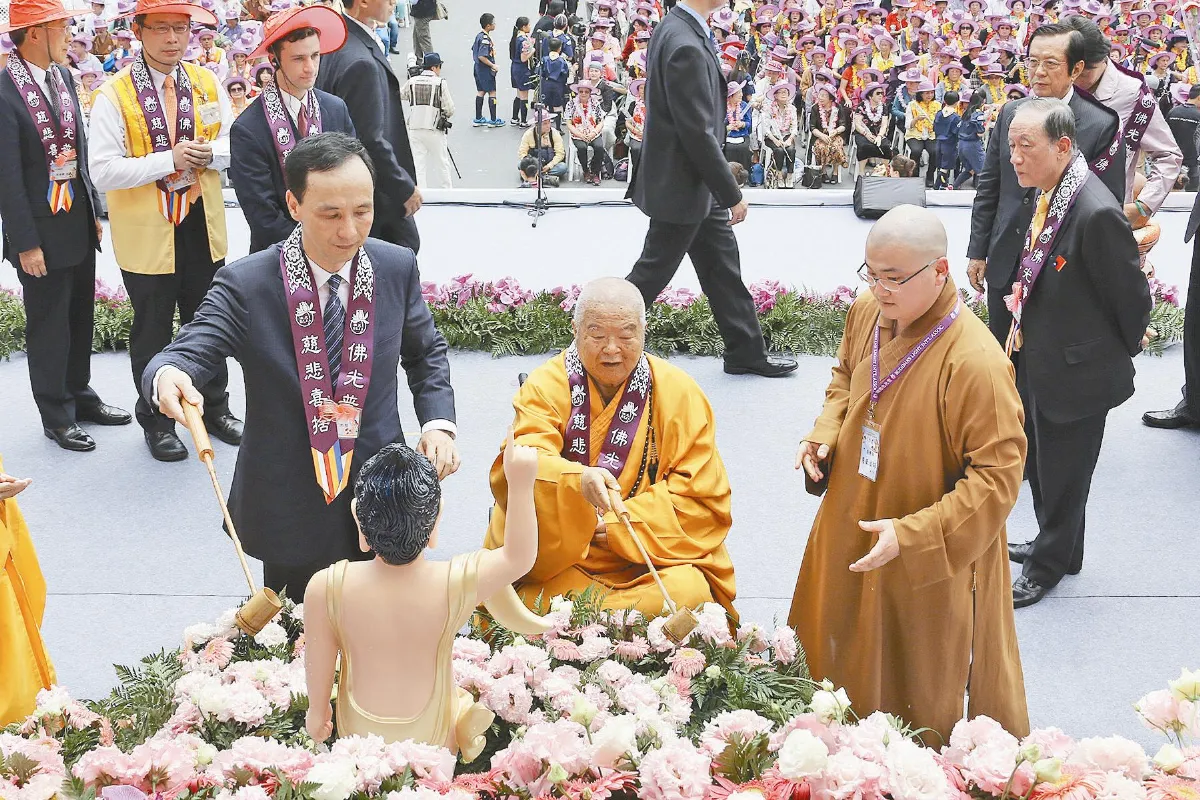 吳伯雄、朱立倫、劉長樂 報佛慈母德