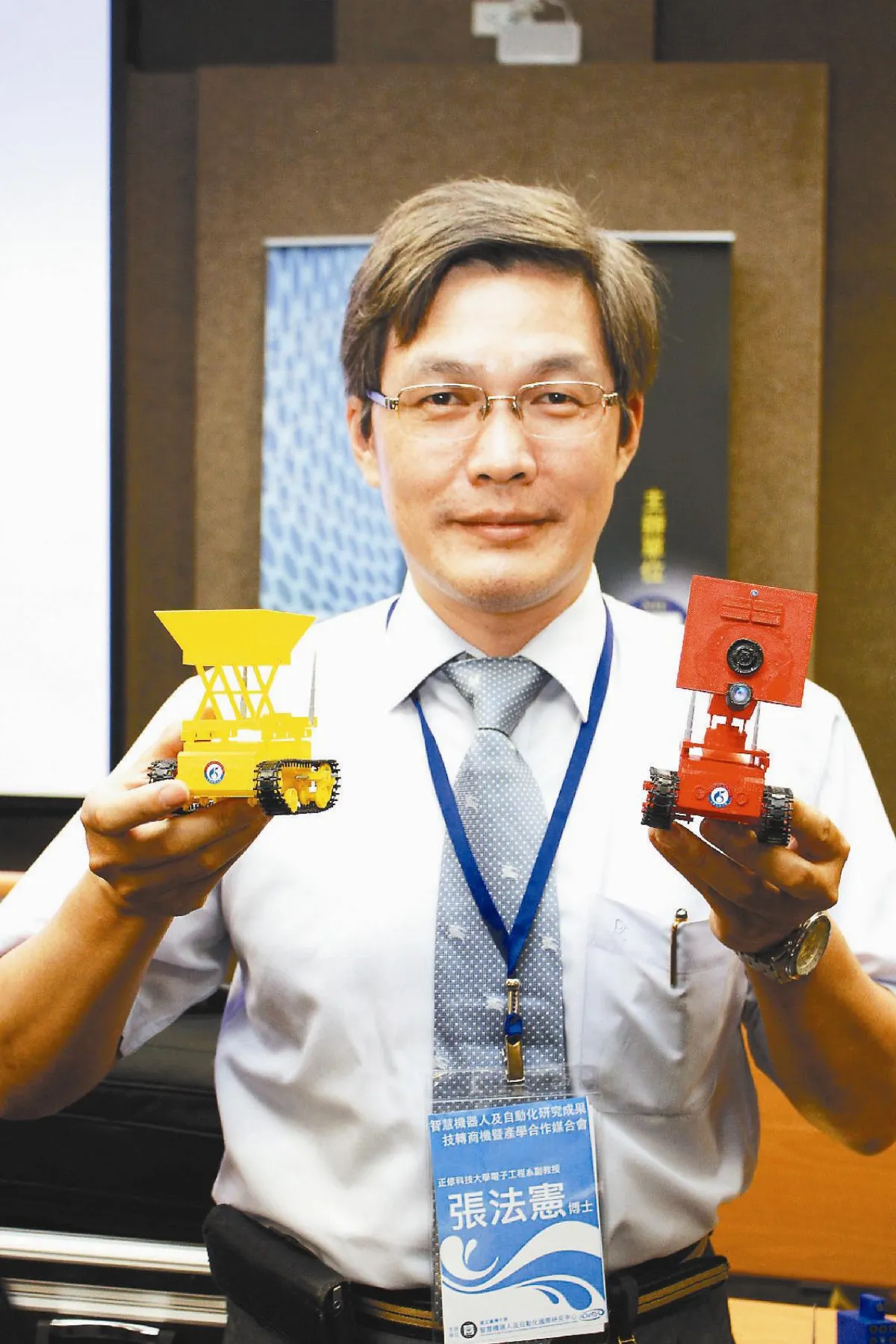 各校研發機器人 力求人性化