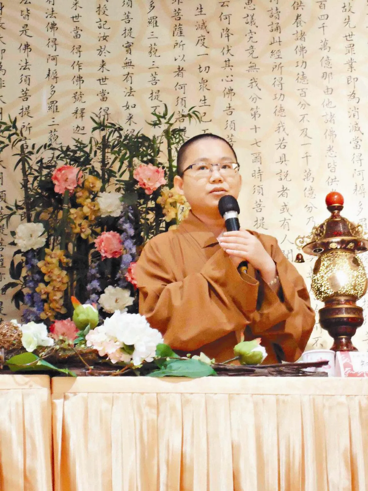 做佛門棟梁 社會清流