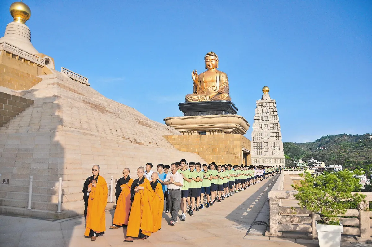 普中畢業心靈之旅 朝山繞塔