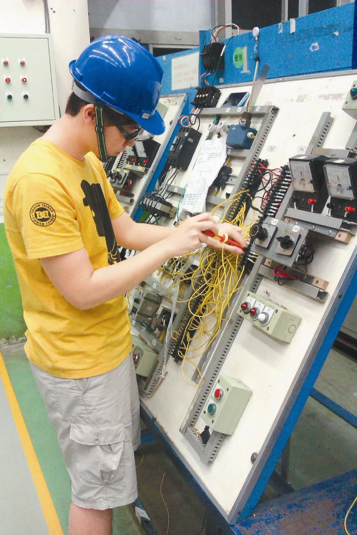 就學即就業 能源空調產學班 大一月薪35K