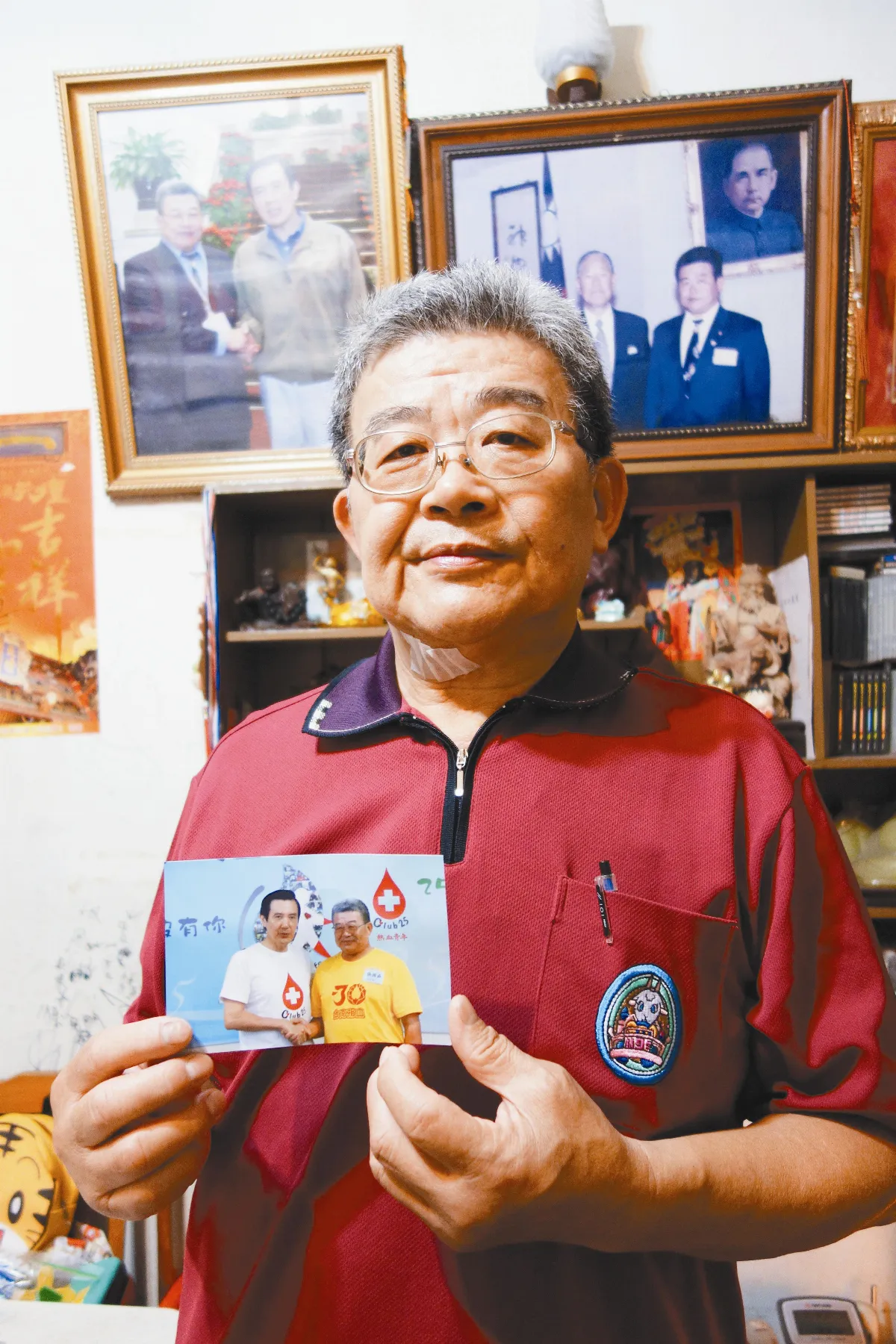 捐血1758次 張庭瑋No.1  捐血王30年 張國森No.1