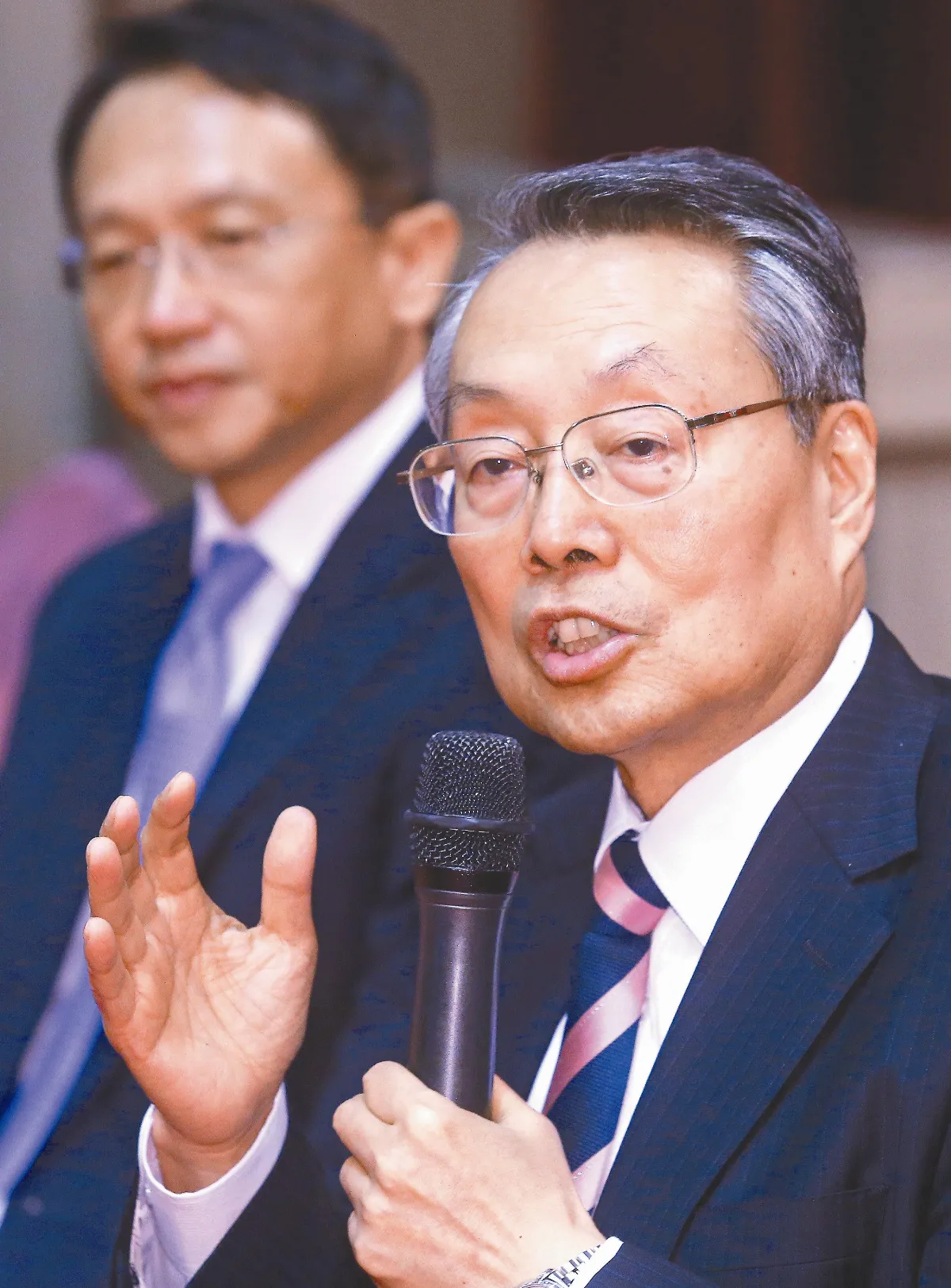 救援210天 施振榮交棒黃少華