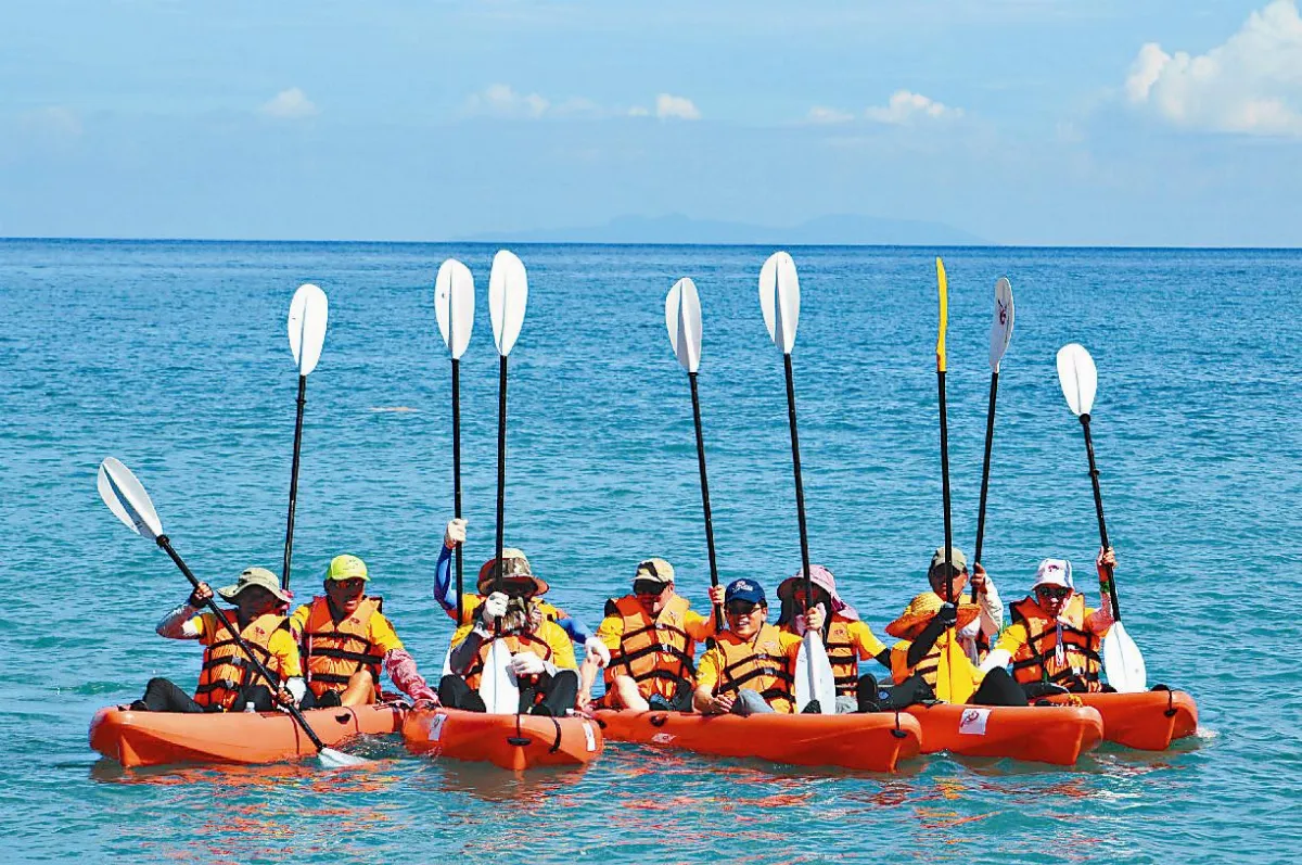 不老船奇 挑戰獨木舟