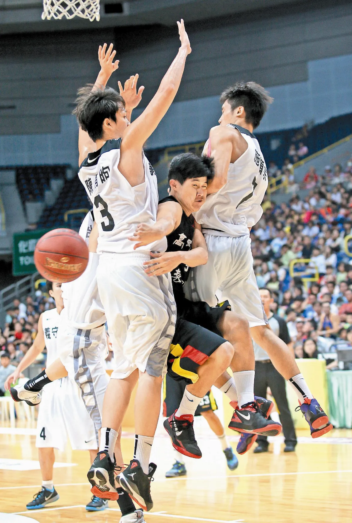 義守、高師大爭霸 佛大、北市大爭后