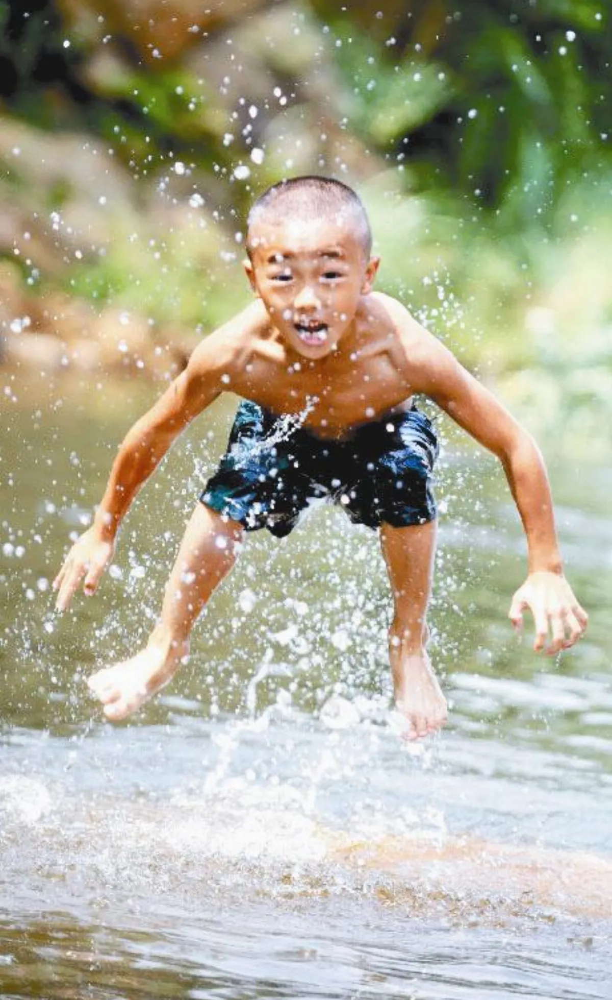 氣溫一再飆 慎防傷暑、熱感冒