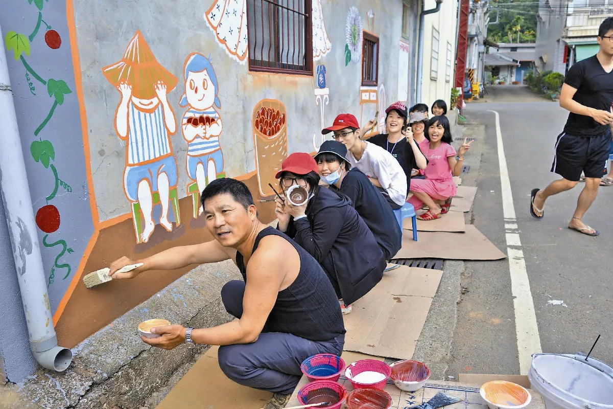 赤腳囝仔 彩繪巷弄