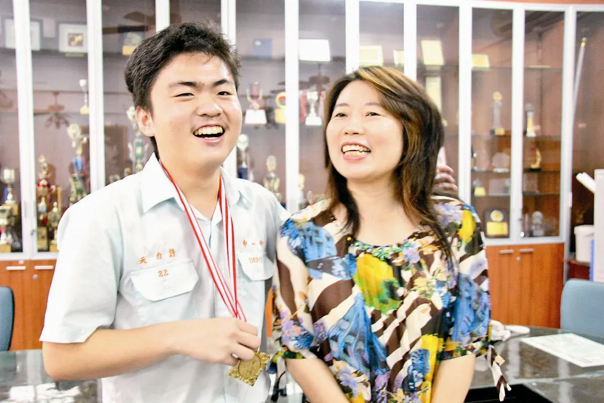 重閱讀勤自學 許力天生奧奪金