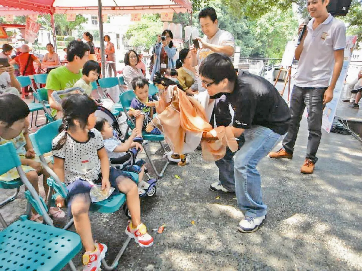 青年遊台 戲說安平做戲偶