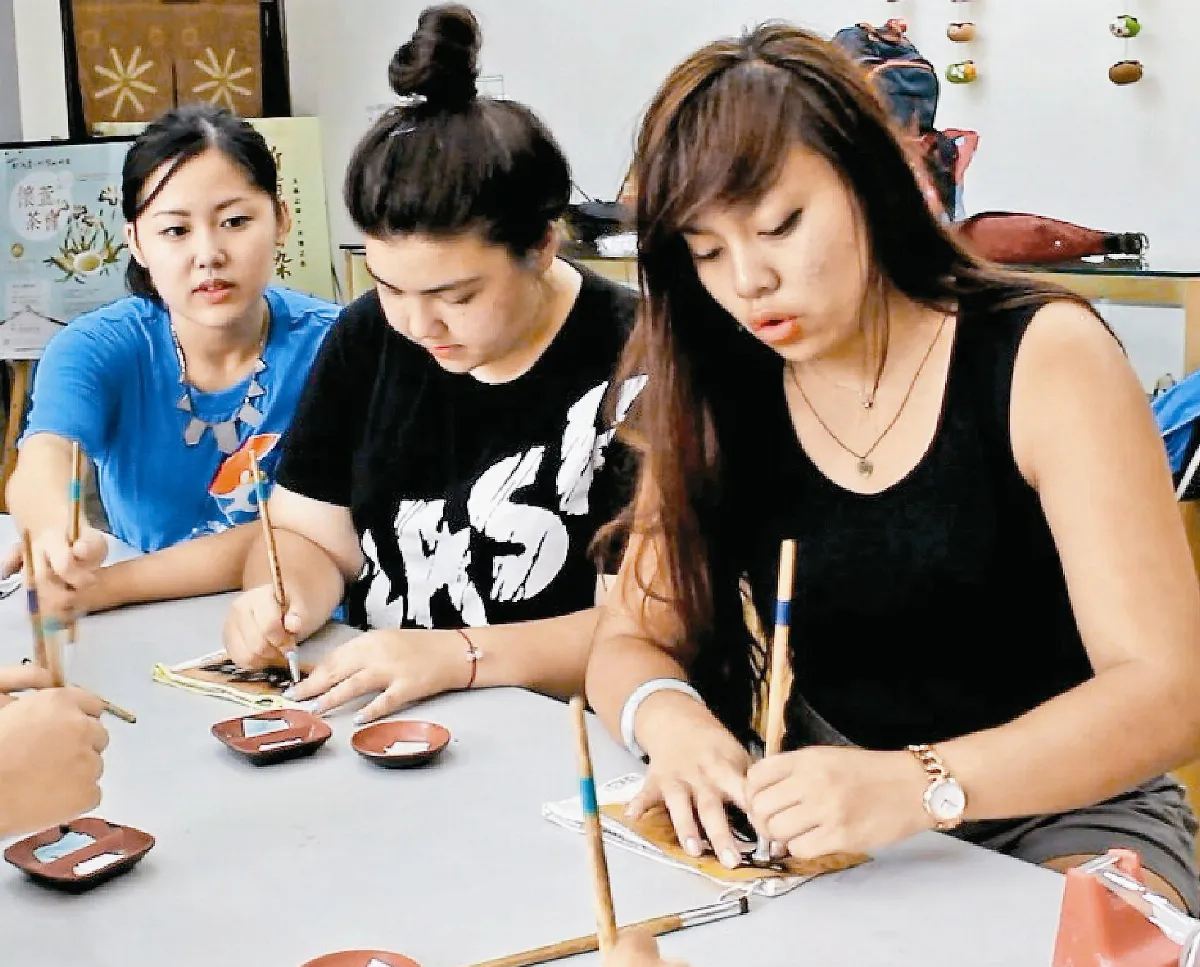 華裔青年返台 新竹柿染國際化