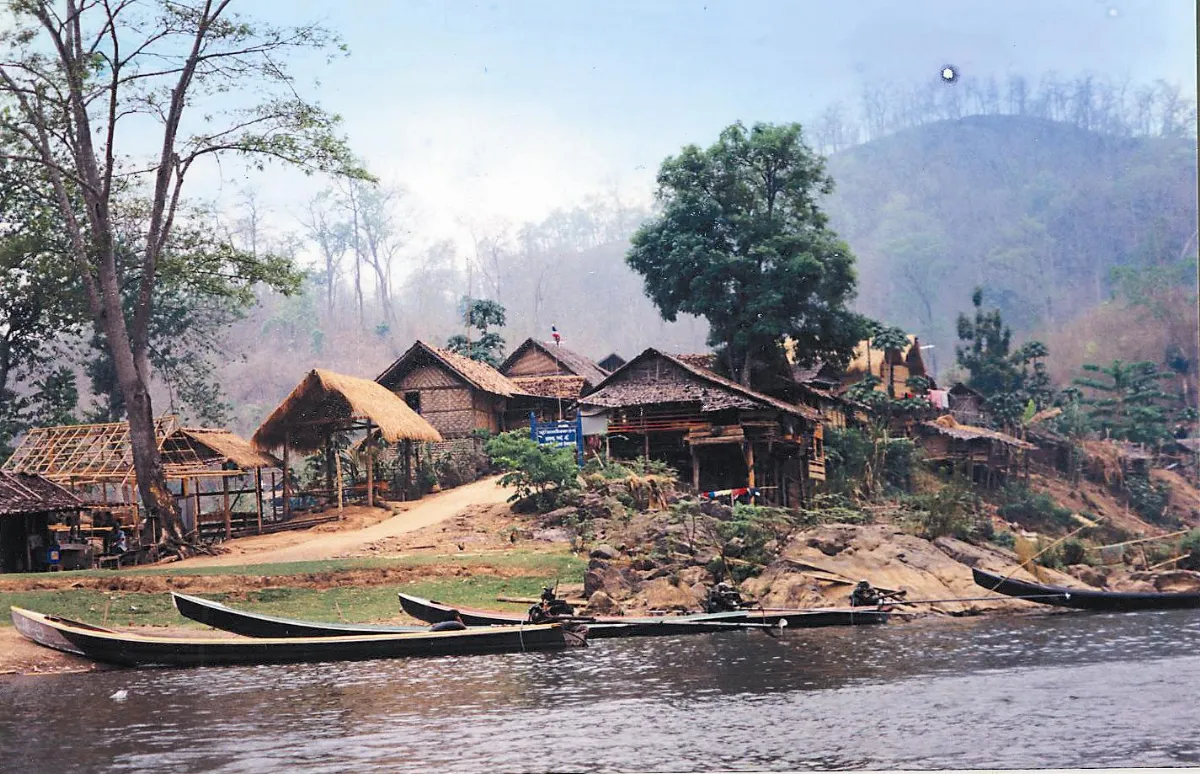 海闊天空 長頸族女人  賺觀光財禁錮一生