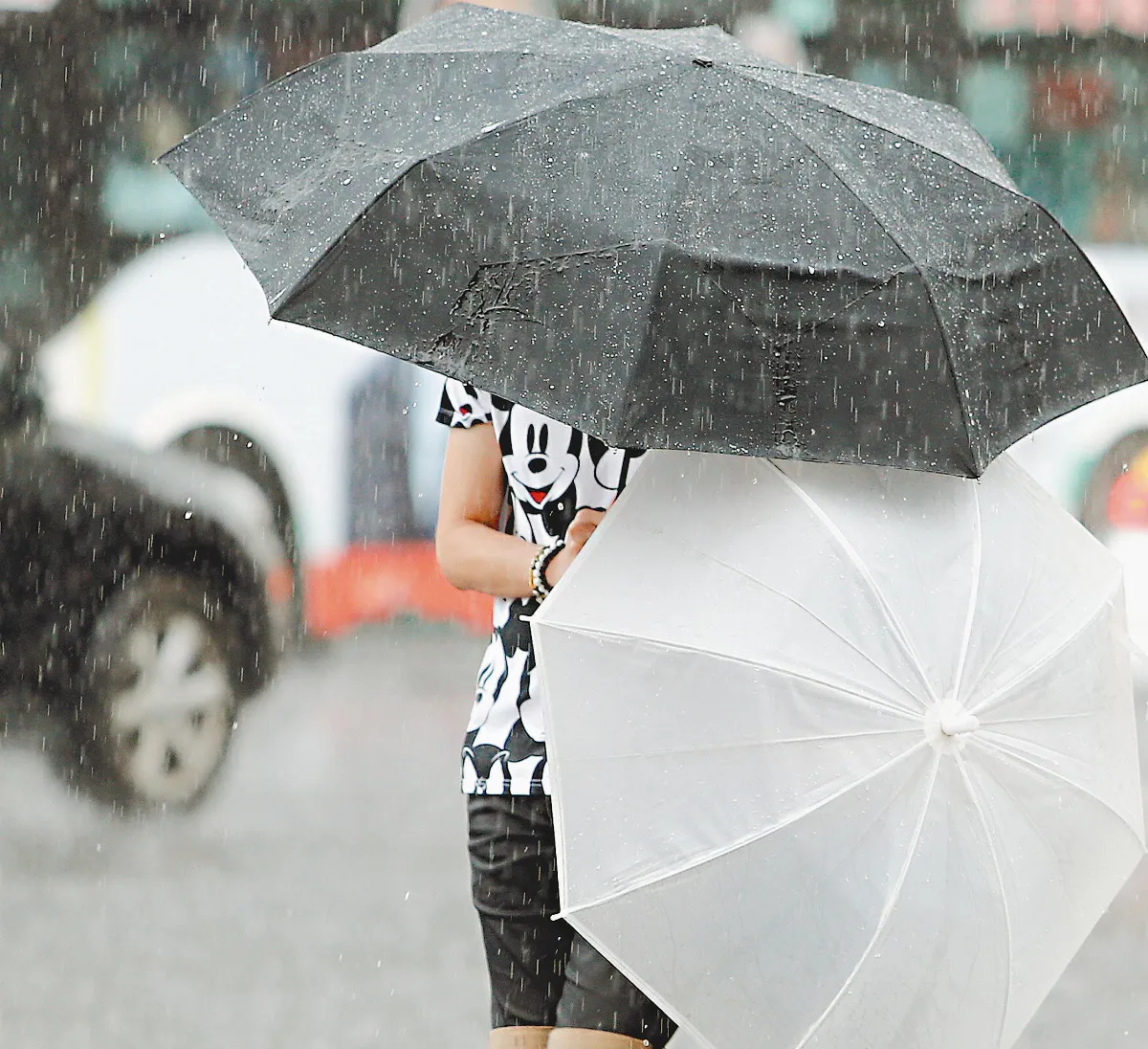 雨勢今稍緩 周末將北移