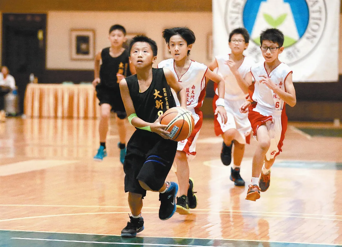 8校籃球小將 福慧家園競技