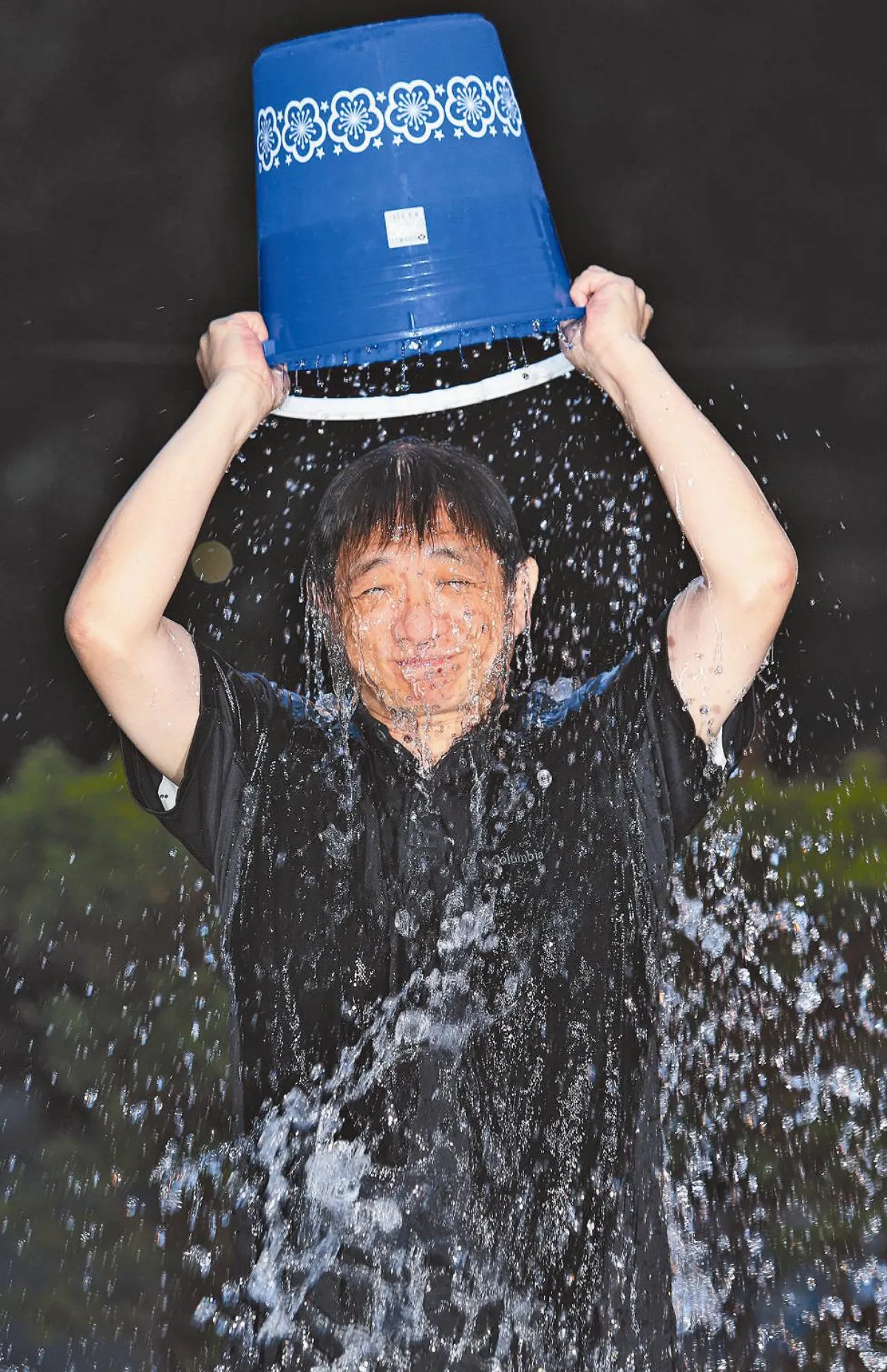 潑冰水 管爺為漸凍人募款