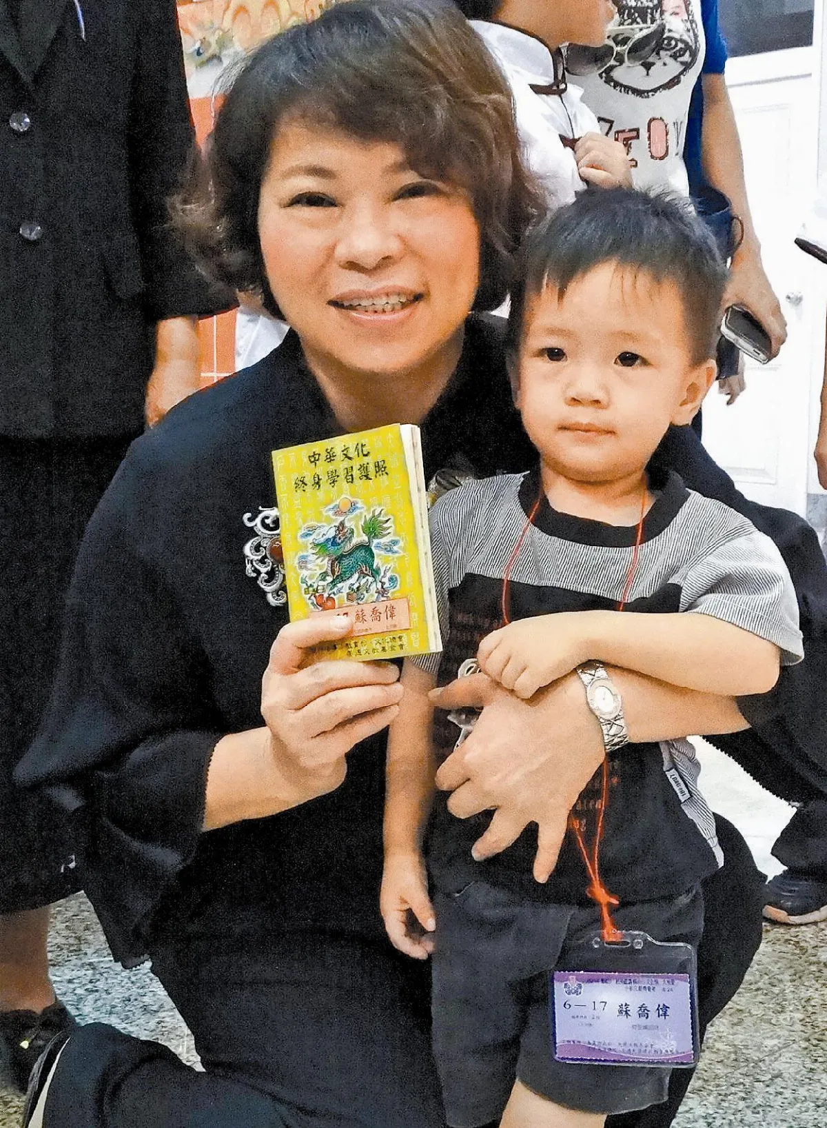 2歲娃背唐詩 扎根教育