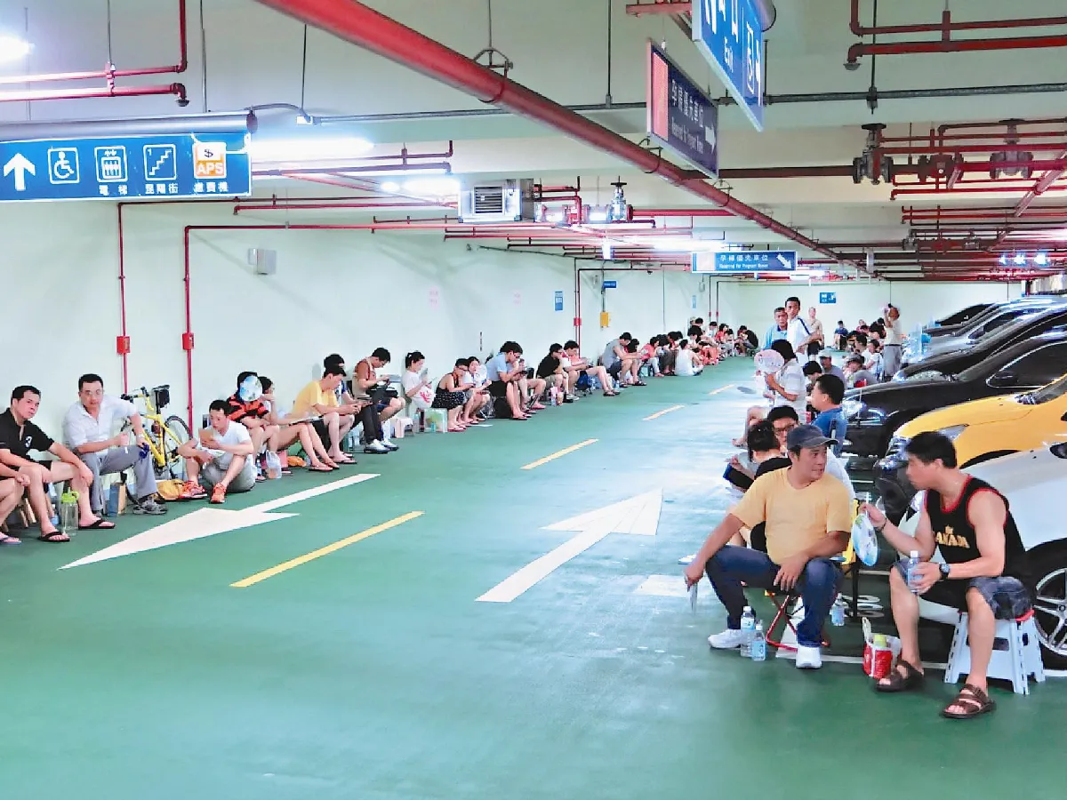 買停車月票 民眾漏夜排隊
