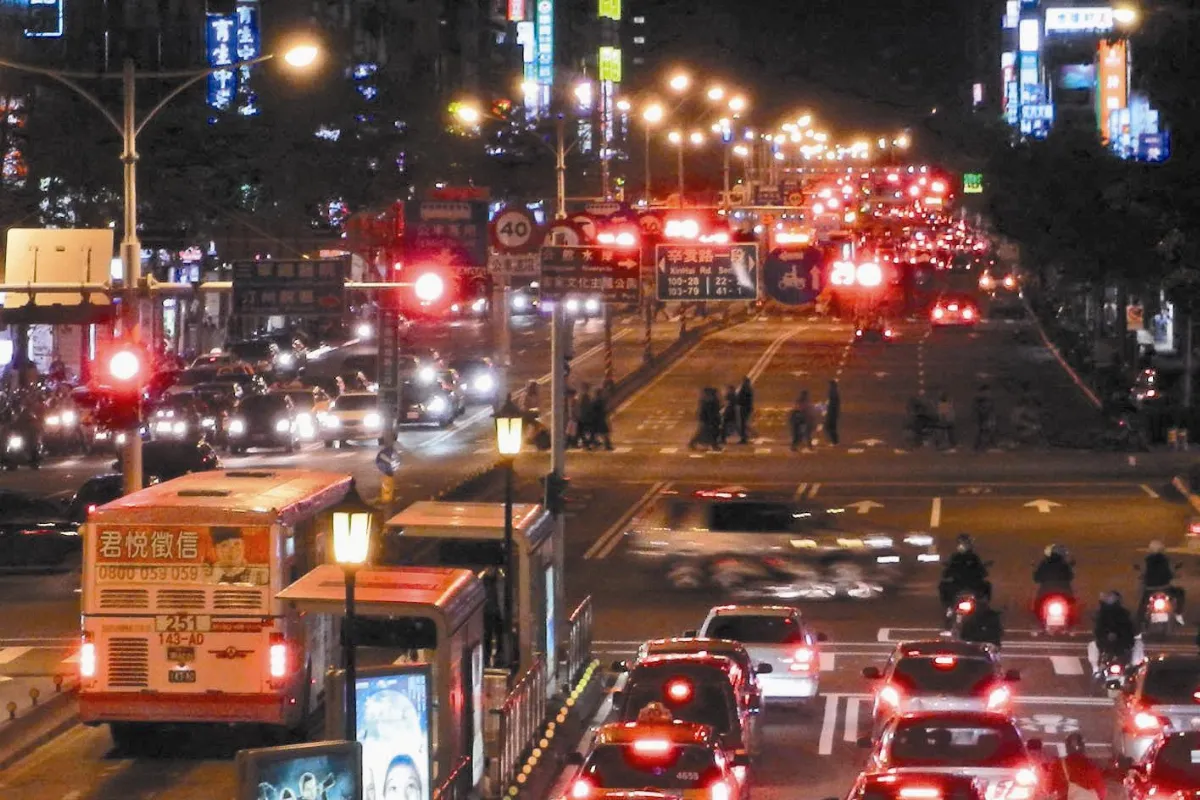 【無能名焉隨想錄】 紅綠燈下