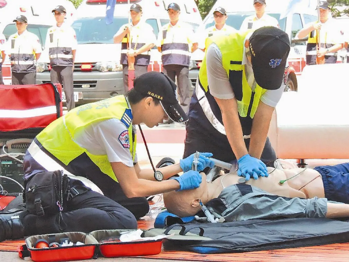 專責救護隊 鬼門關前搶救生命