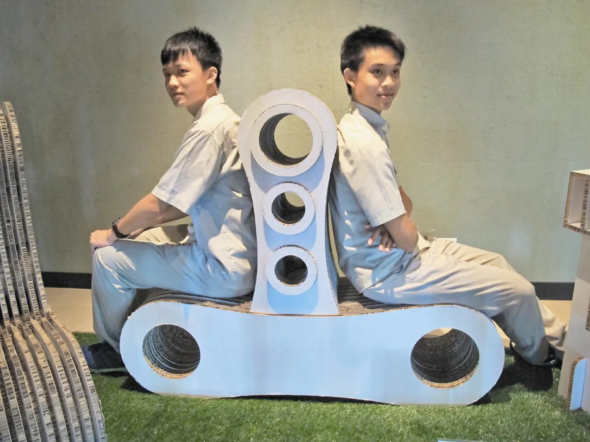 原民生編織故事 建中生做紙家具