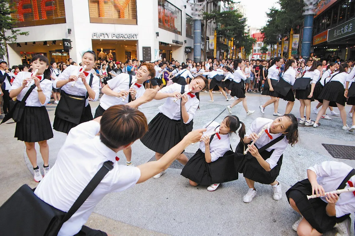 台藝大敬師 大跳快閃舞