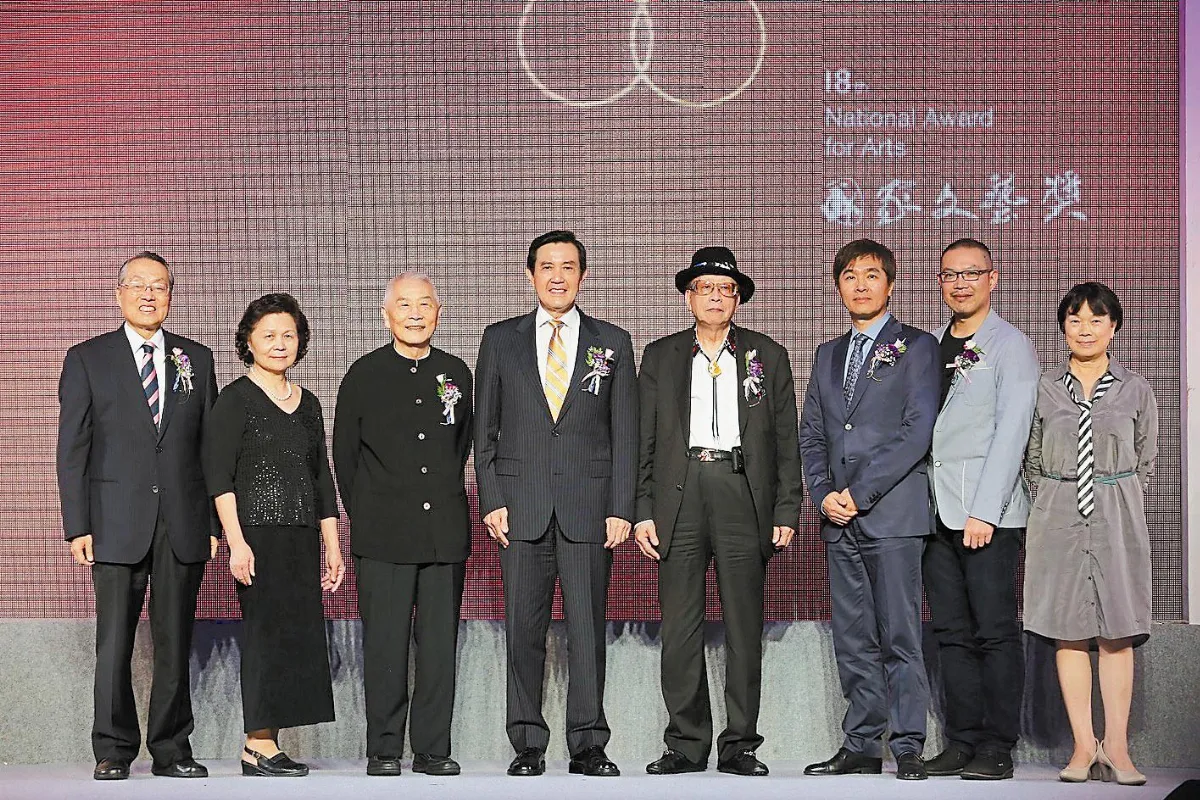 獲贈國藝獎 王鼎鈞：無愧文藝