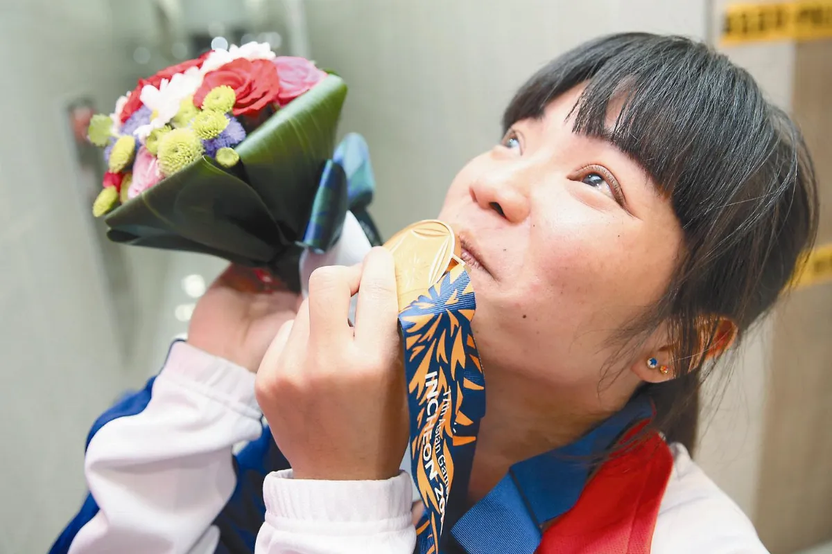 第3金  保齡球 周佳溱 天天練到打烊