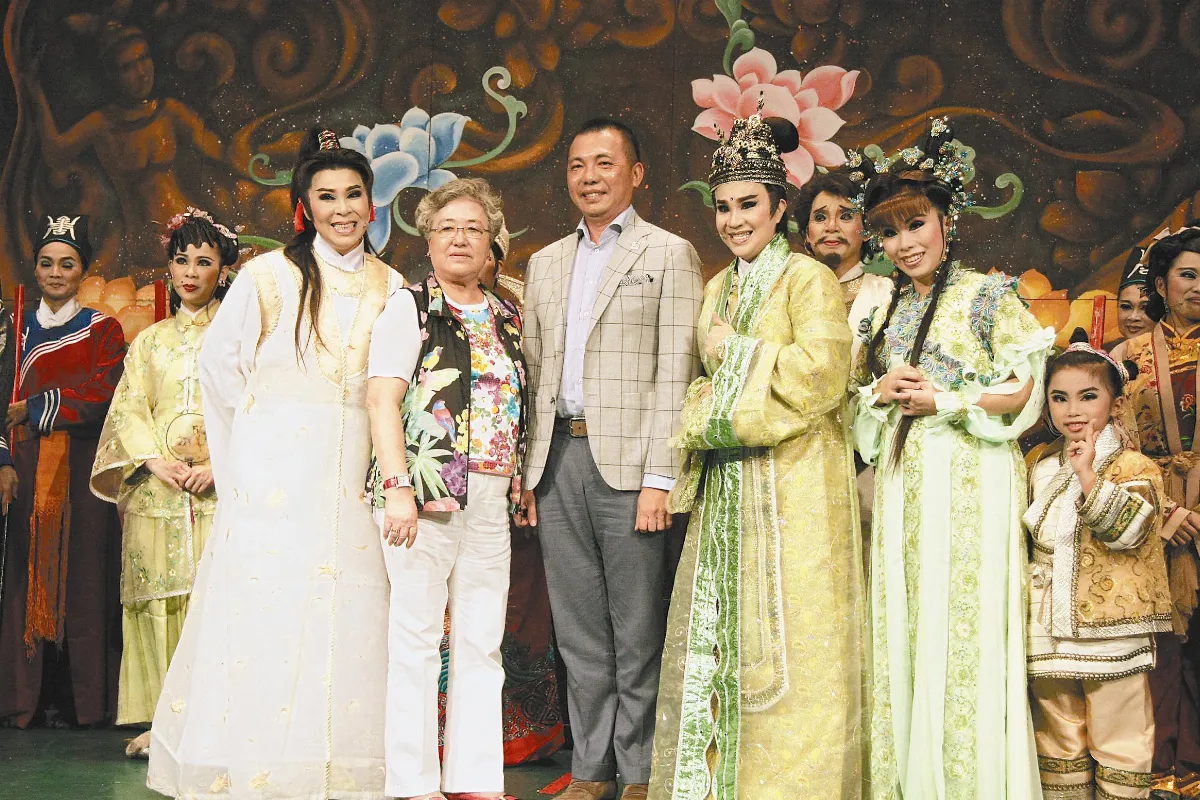 南屏敬老有藝思 明華園天字團獻演