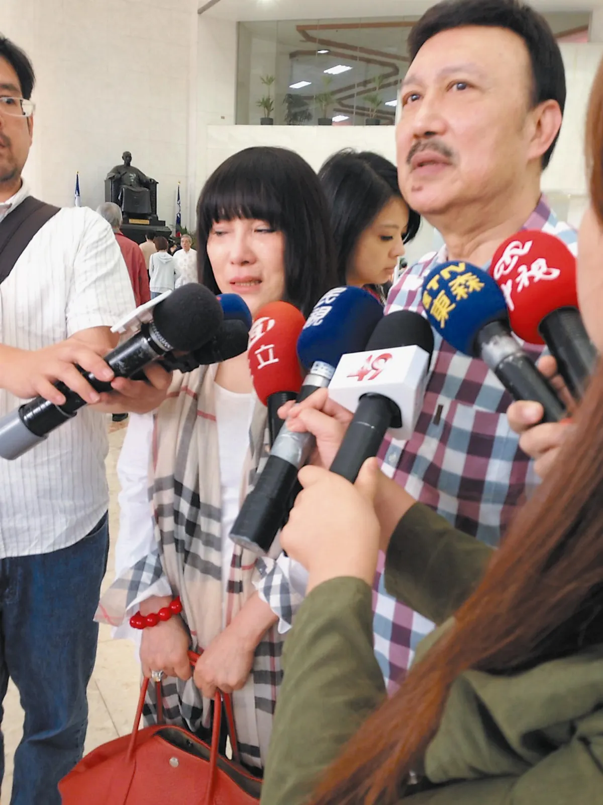 余天女驚傳罹直腸癌