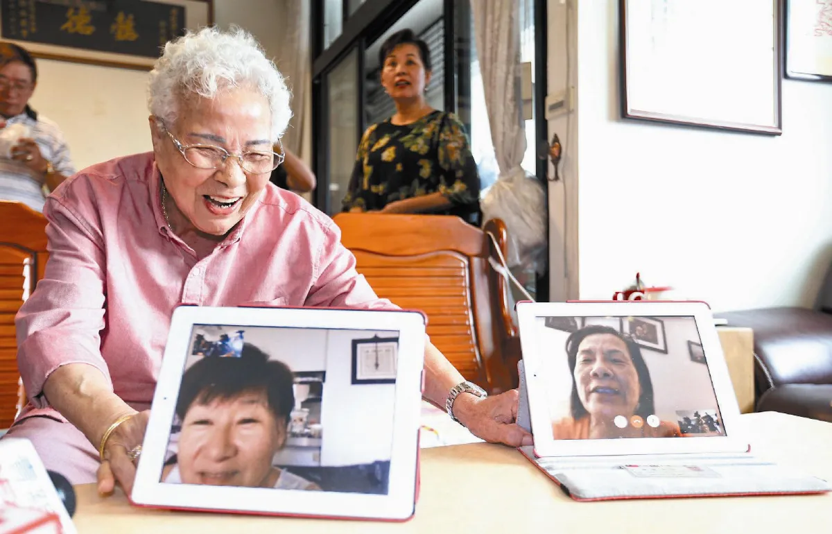 112歲長者玩ipad
