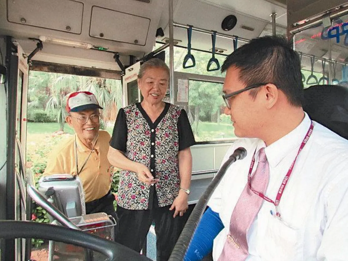 司機哥足感心 乘客願當媒人婆