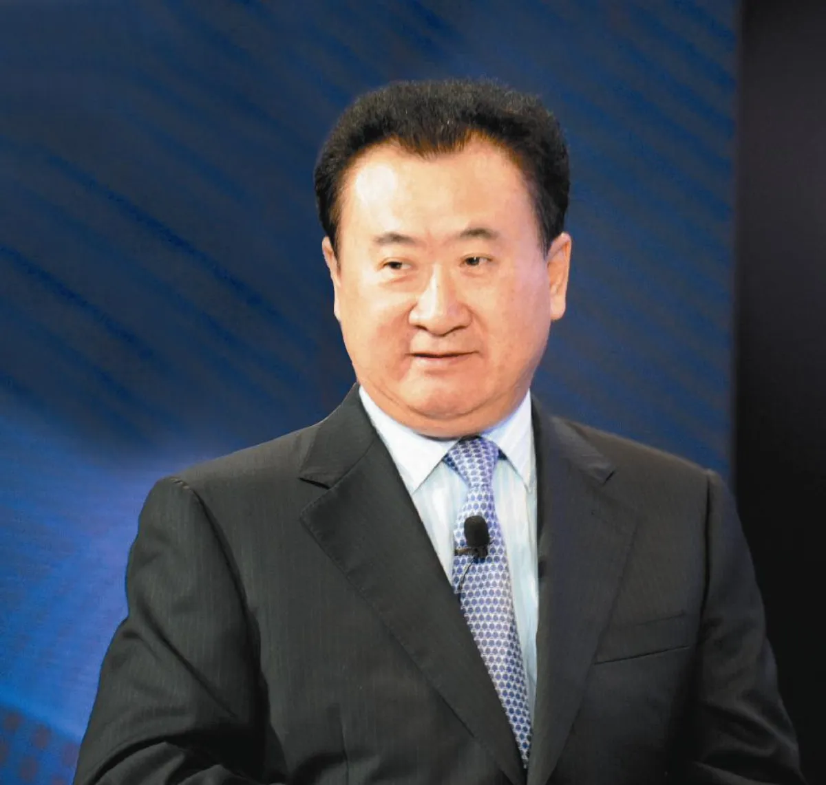 陸王健林購馬競 錢進歐洲足壇